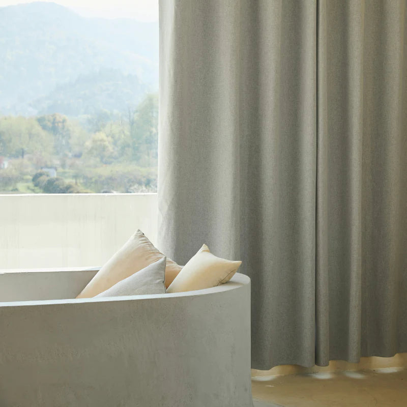 Les avantages des rideaux doublés pour l’isolation et l’intimité